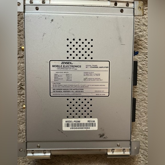 125 amp Jensen Bridgeable to 250 amp built-in crossover - Picture 5 of 7